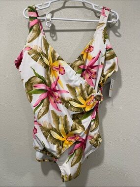 Jantzen  One-Piece Swimsuit with tropical print. 24W. New with tags